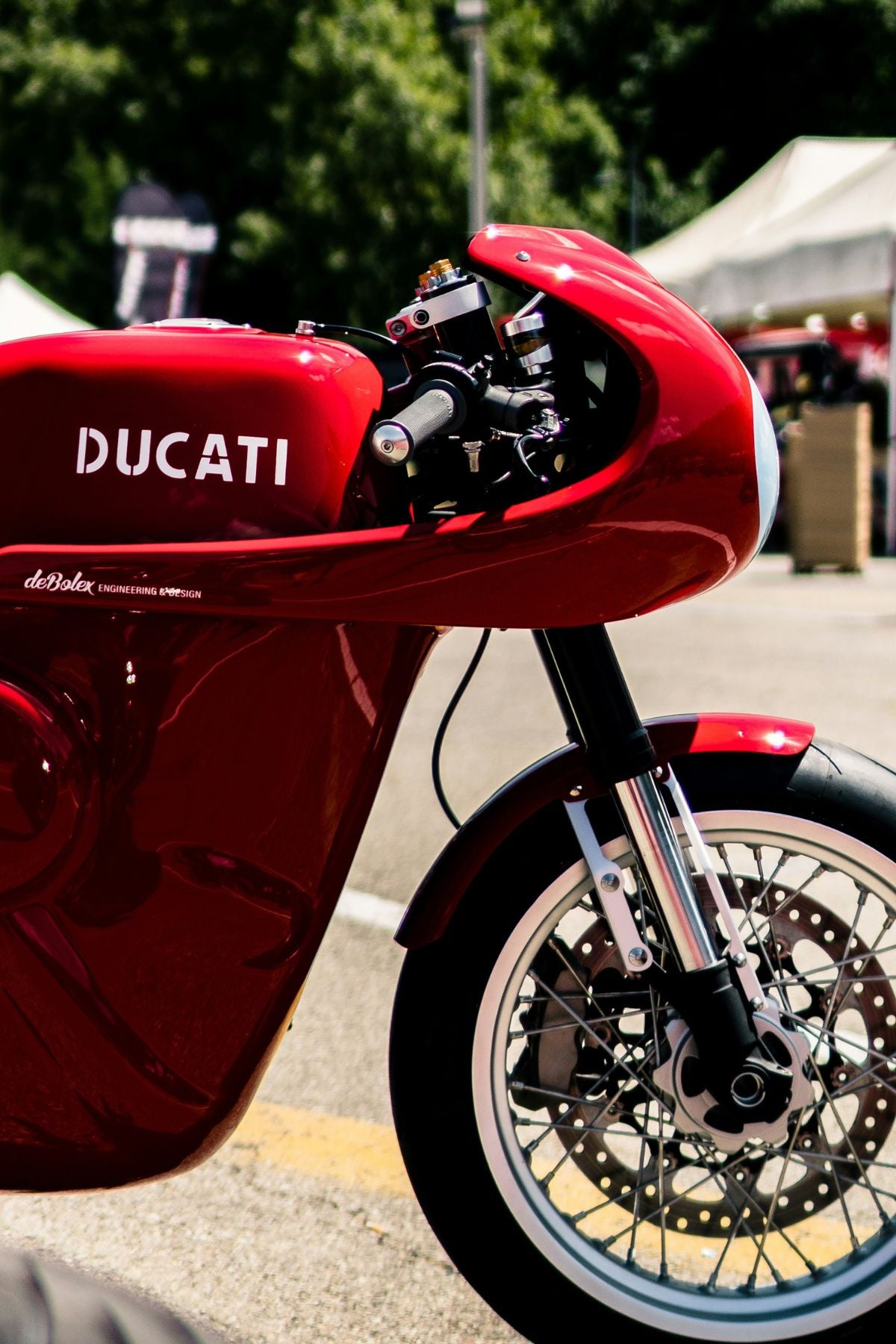 Maquinaria y lubricantes de Ducati Garden.
